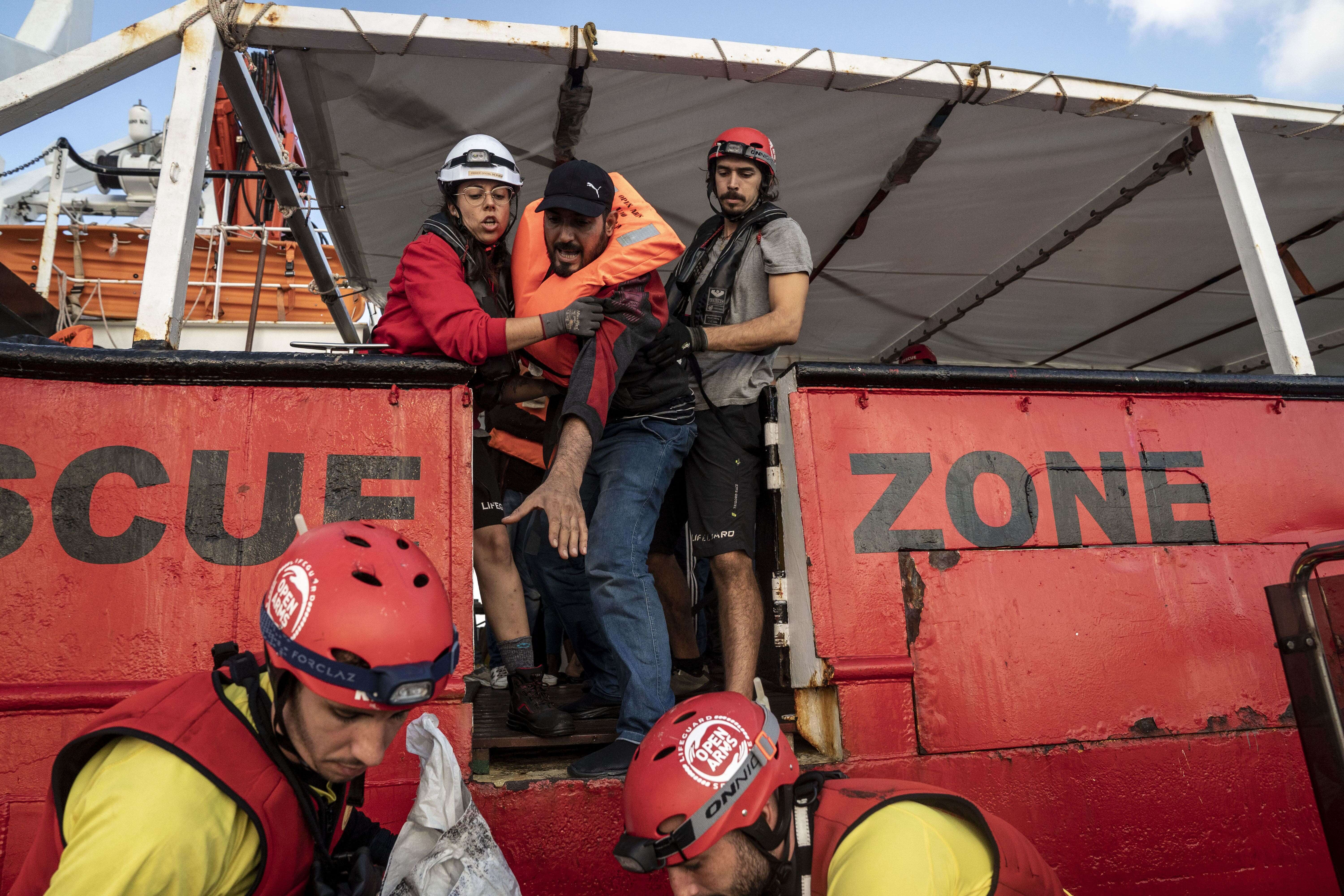 Nou bloqueig de 20 dies i una altra sanció a l'Open Arms després de desembarcar 176 persones rescatades al port italià de Carrara